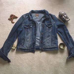 American Eagle jean jacket size large 💙